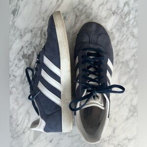 Adidas women’s Gazelle in Navy Blue and White Sneakers